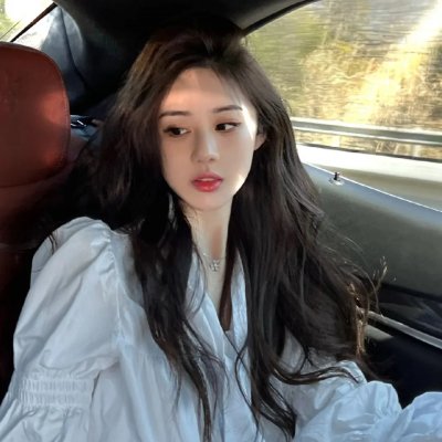 储物柜女孩